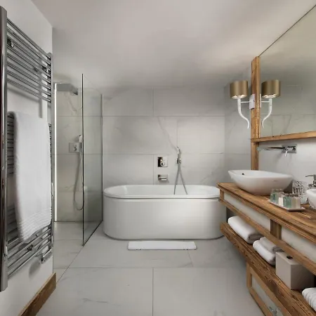 Luxueux Avec Spa, Piscine Et Vue Sur Pistes A 1550 - Fr-1-575-200 Chalet
