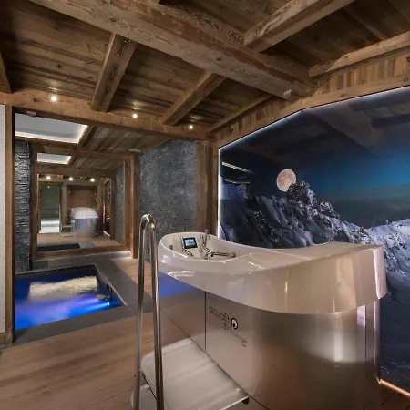 Luxueux Avec Spa, Piscine Et Vue Sur Pistes A 1550 - Fr-1-575-200 *