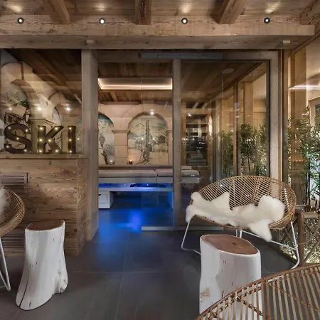 Luxueux Avec Spa, Piscine Et Vue Sur Pistes A 1550 - Fr-1-575-200 Chalet *